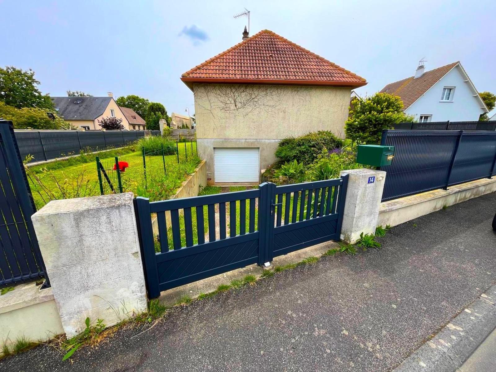 A 12 Min A Pied De La Plage Et 5 Min Du Centre De Luc-Sur-Mer Kültér fotó